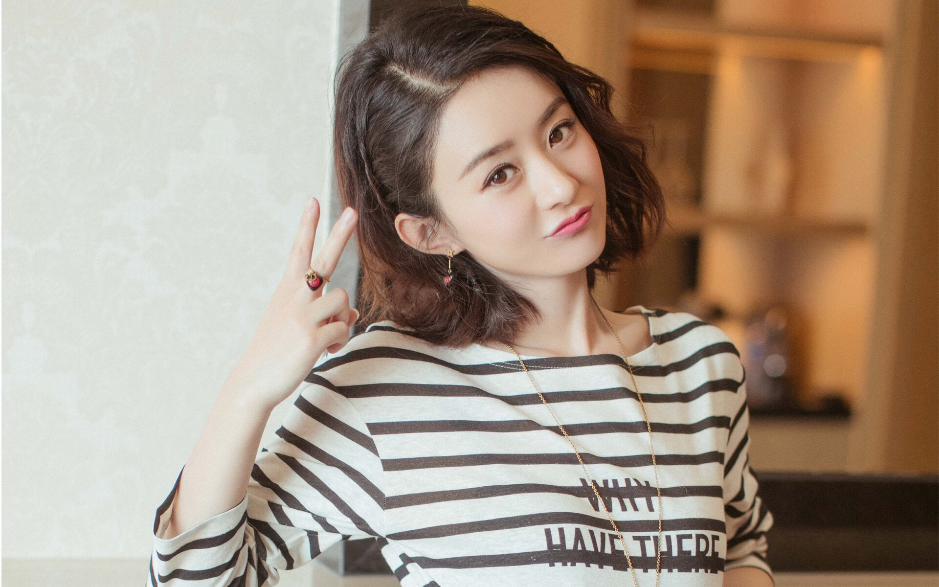 华体会网址-男泳健儿多点开花，高中公共澡堂有隔间么