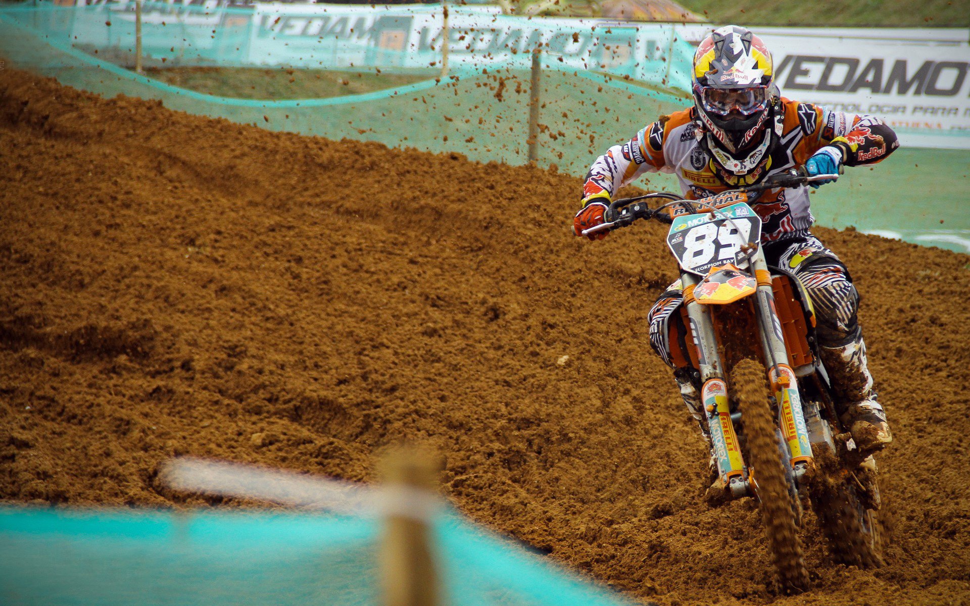 华体会app-乔治·巴尔：全黑队中场的“防守堡垒”，控制比赛节奏