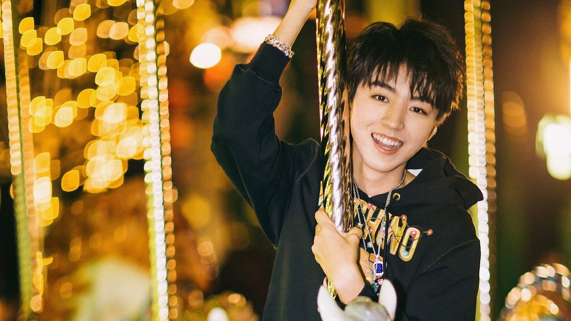 华体会app-中国足球球迷群体在线交流平台与社区文化发展，中国足球队球迷